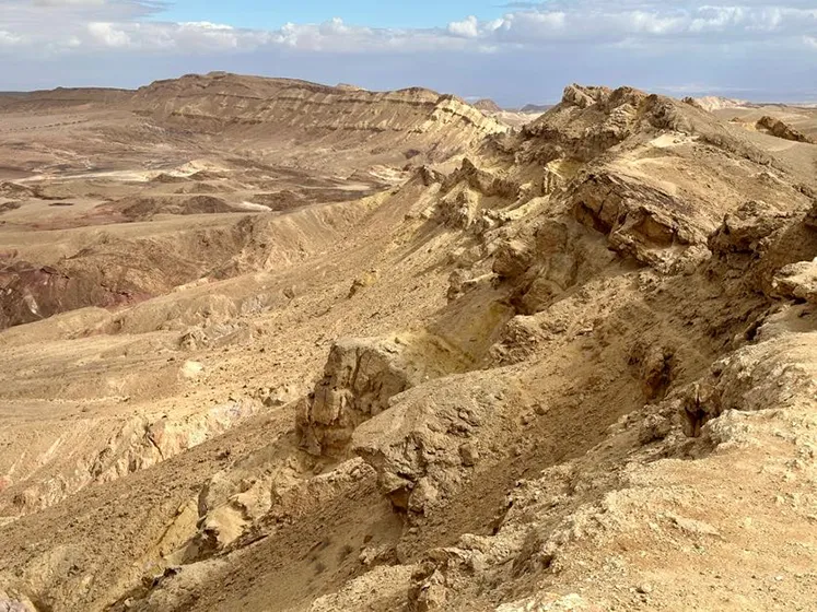 טרק במזרח הנגב - נחל שרף, גב זרחן והר החלק טרק במזרח הנגב - נחל שרף, גב זרחן והר החלק